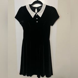 Hot Topic - black velvet w/white Peter Pan collar dress